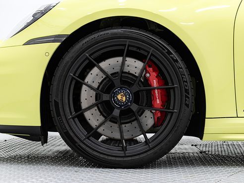 Porsche 911 Carrera 4 GTS — пробег 7 550 км — фото 5 из 5