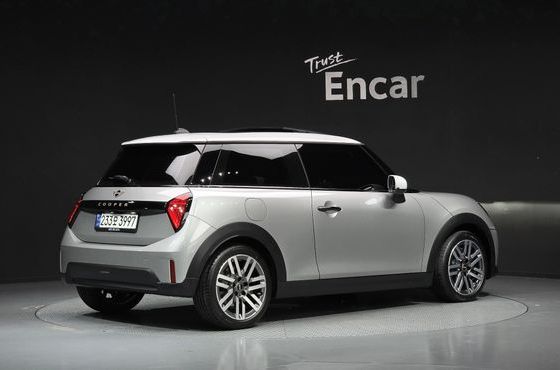 Mini Cooper Classic — пробег 8 810 км — фото 3 из 5