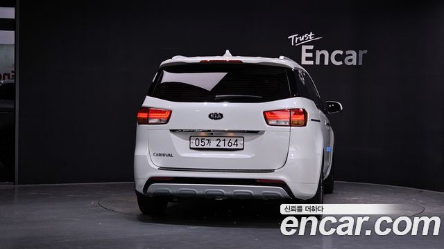 Kia Carnival из Кореи Encar