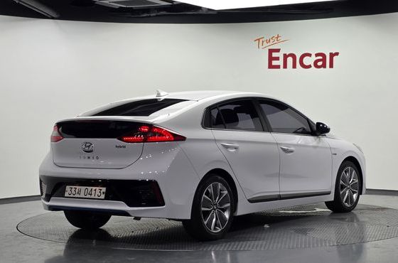 Hyundai Ioniq Q — пробег 120 626 км — фото 2 из 5