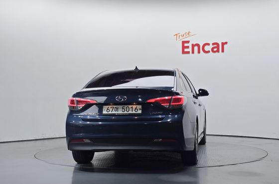 Hyundai Sonata 2.0 HEV Premium — пробег 131 918 км — фото 4 из 5