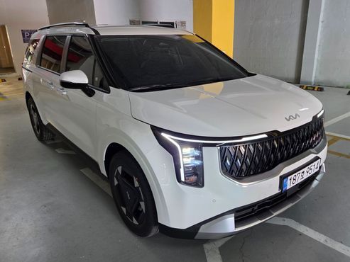 Kia Carnival HEV 9 seater Prestige — пробег 1 100 км — фото 2 из 5