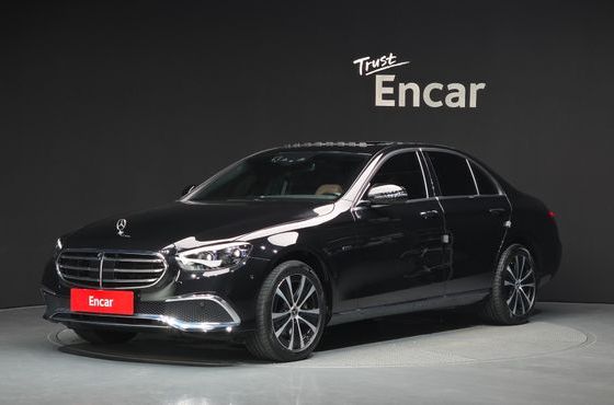 Mercedes-Benz E-Class E300e 4MATIC Exclusive — пробег 44 554 км — фото 1 из 5