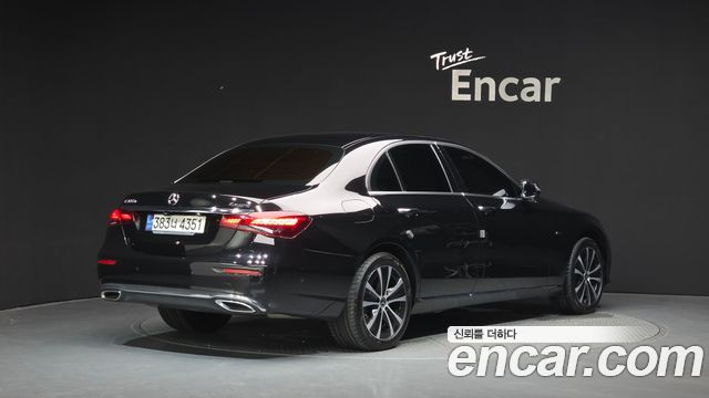 Mercedes-Benz E-Class E300e 4MATIC Exclusive — пробег 44 554 км — фото 2 из 5