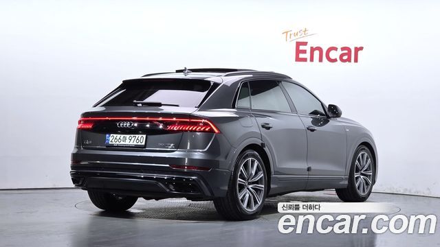 Audi Q8 55 TFSI Quattro Premium — пробег 104 254 км — фото 2 из 5