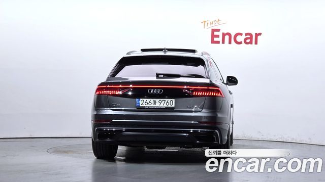 Audi Q8 55 TFSI Quattro Premium — пробег 104 254 км — фото 4 из 5