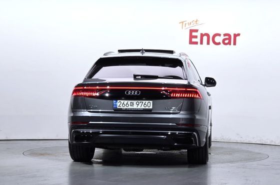 Audi Q8 55 TFSI Quattro Premium — пробег 104 254 км — фото 4 из 5
