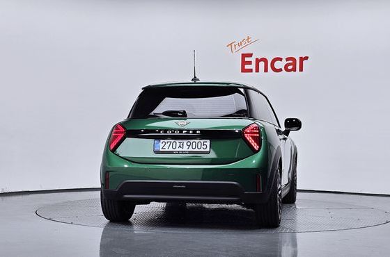 Mini Cooper Essential — пробег 2 737 км — фото 4 из 5