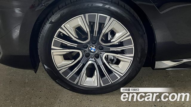 BMW 7-Series 740i sDrive Design Pure Excellence — пробег 32 000 км — фото 5 из 5