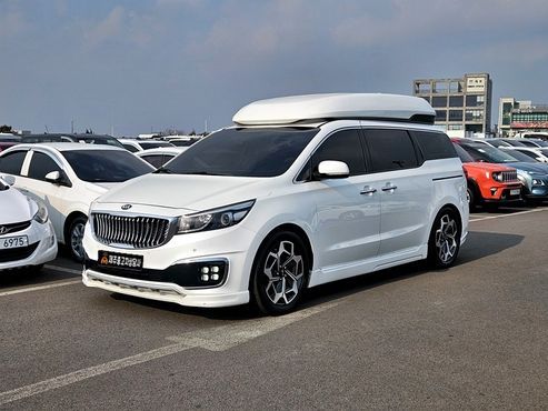 Kia Carnival 9-seater Hi-Limousine Prestige — пробег 220 000 км — фото 1 из 5