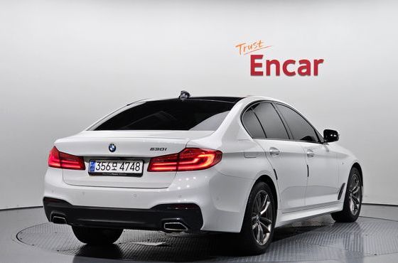 BMW 5-Series 530i M Sport Package Plus — пробег 100 186 км — фото 2 из 5