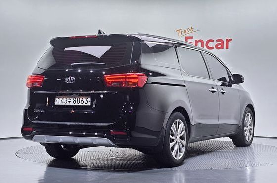 Kia Carnival 9-Seater Prstige — пробег 131 117 км — фото 2 из 5
