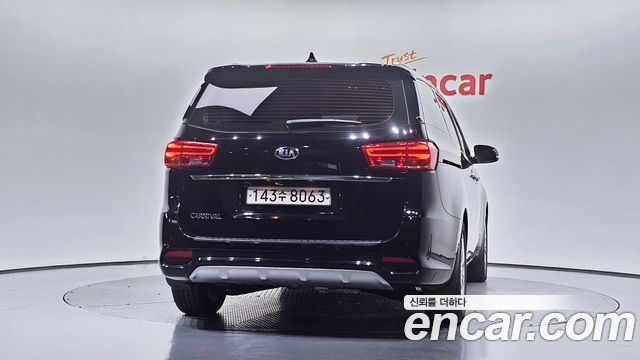 Kia Carnival из Кореи Encar