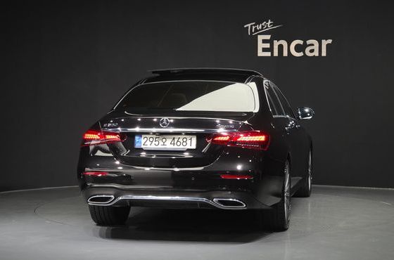 Mercedes-Benz E-Class E350 4MATIC AMG Line — пробег 40 854 км — фото 4 из 5
