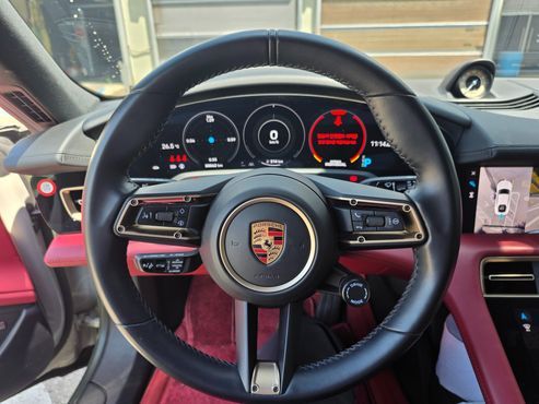 Porsche Taycan Base — пробег 310 000 км — фото 5 из 5