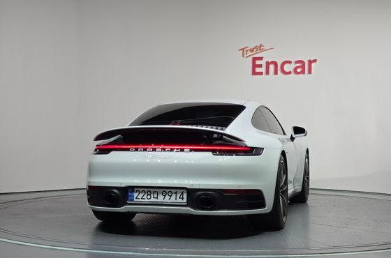 Porsche 911 Carrera — пробег 10 943 км — фото 4 из 5