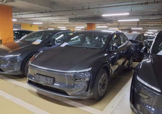 Tesla Model Y L Long Range AWD — пробег 1 км — фото 2 из 5