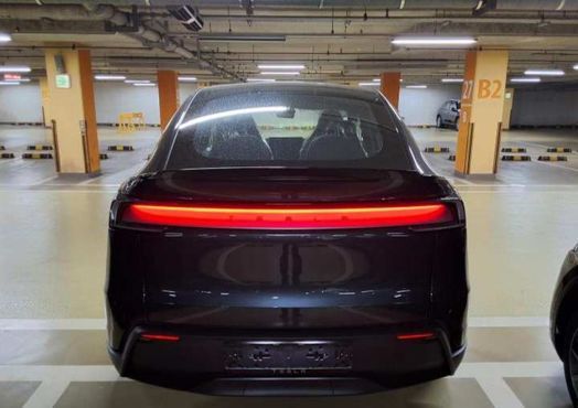 Tesla Model Y L Long Range AWD — пробег 1 км — фото 3 из 5