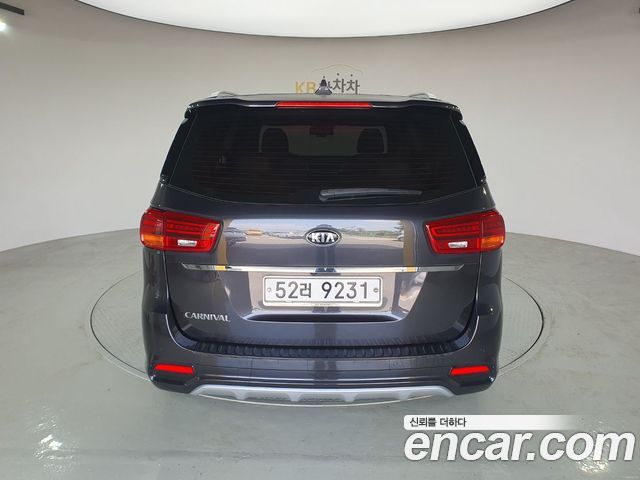 Kia Carnival из Кореи Encar