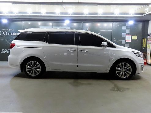 Kia Carnival 9-seater Noblesse — пробег 89 649 км — фото 3 из 5
