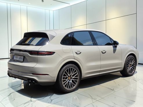 Porsche Cayenne 3.0 PLATINUM EDITION — пробег 28 000 км — фото 2 из 5