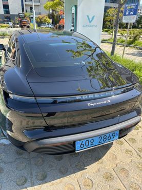 Porsche Taycan 4S — пробег 25 000 км — фото 4 из 5