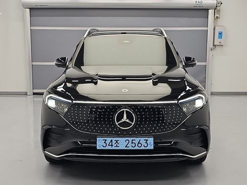 Mercedes-Benz EQB EQB300 4MATIC AMG Line — пробег 864 км — фото 1 из 5