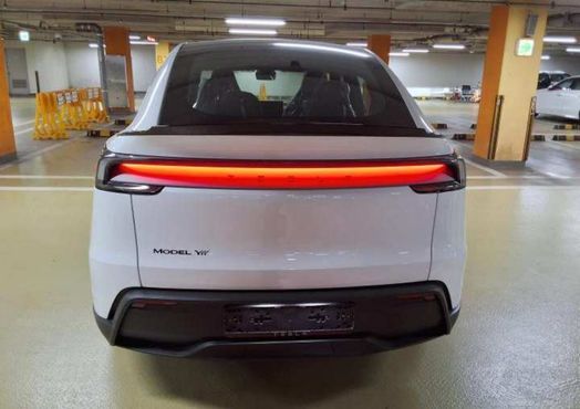 Tesla Model Y L Long Range AWD — пробег 1 км — фото 3 из 5
