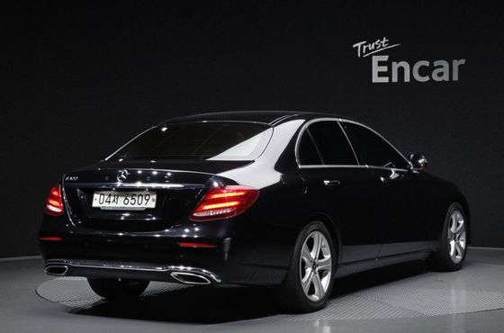 Mercedes-Benz E-Class E200 Avantgarde — пробег 44 737 км — фото 2 из 5