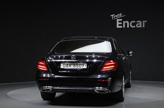 Mercedes-Benz E-Class E200 Avantgarde — пробег 44 737 км — фото 4 из 5