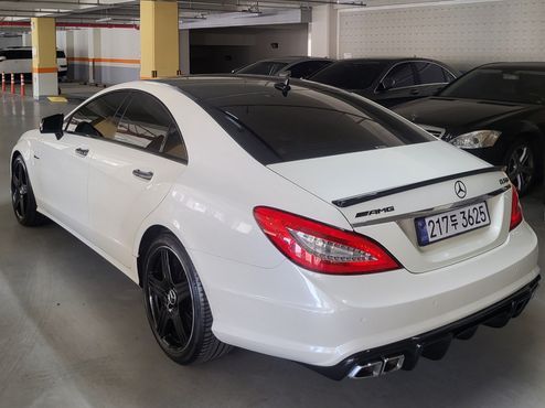 Mercedes-Benz CLS-Class CLS63 AMG — пробег 140 300 км — фото 2 из 5