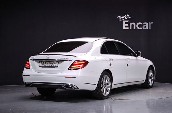 Mercedes-Benz E-Class E220d Exclusive — пробег 70 891 км — фото 2 из 5