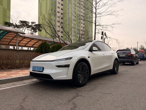 Tesla Model Y Long Range AWD — пробег 25 676 км — фото 1 из 5