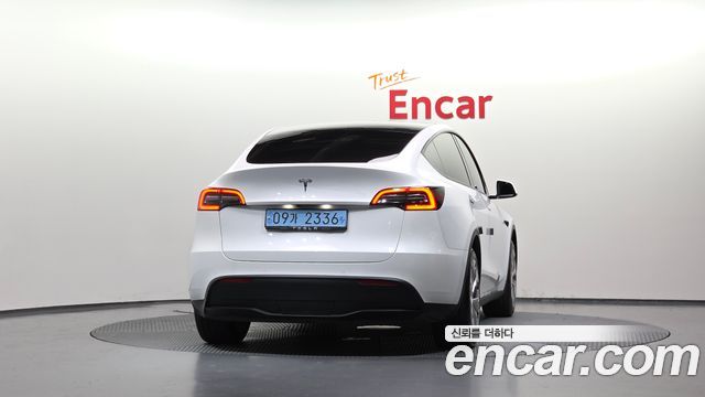 Tesla Model Y Standard Range RWD — пробег 101 191 км — фото 4 из 5