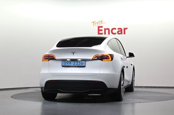 Tesla Model Y Standard Range RWD — пробег 101 191 км — фото 4 из 5