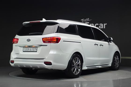 Kia Carnival Gasoline 9-Seater Noblesse Special — пробег 65 160 км — фото 2 из 5