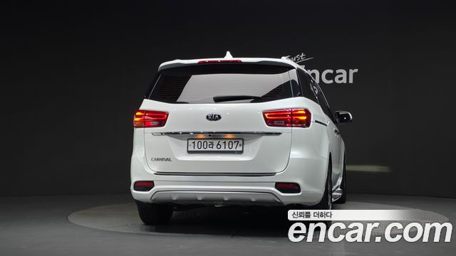 Kia Carnival из Кореи Encar