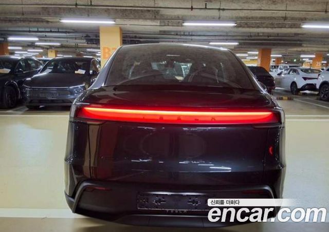 Tesla Model Y L Long Range AWD — пробег 1 км — фото 3 из 5