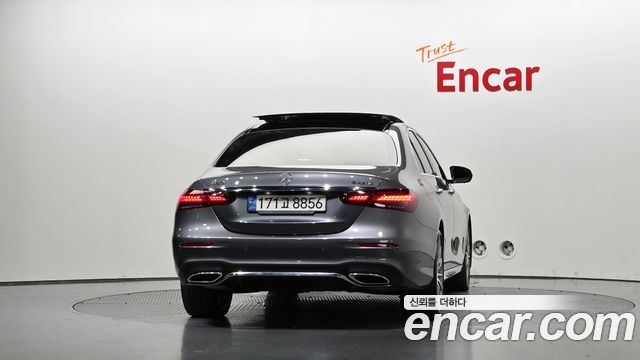 Mercedes-Benz E-Class E350 4MATIC AMG Line — пробег 100 522 км — фото 4 из 5