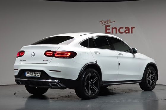Mercedes-Benz GLC-Class GLC300 4MATIC Premium Coupe — пробег 27 964 км — фото 2 из 5