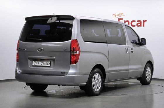 Hyundai Starex 12-Seater Wagon CVX Luxury — пробег 173 493 км — фото 2 из 5