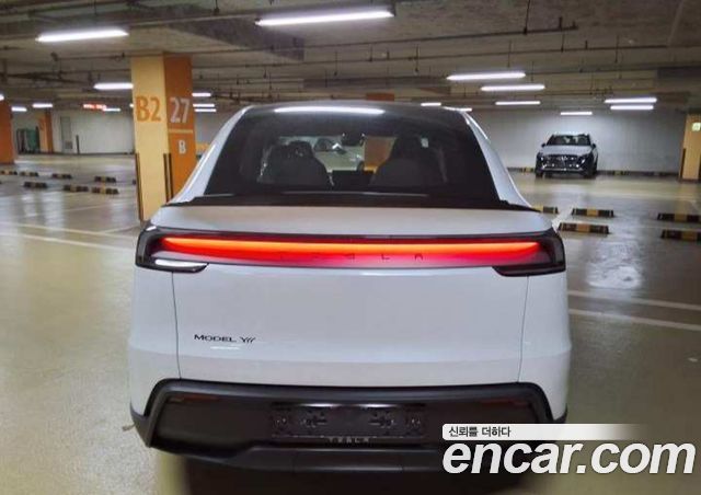 Tesla Model Y L Long Range AWD — пробег 1 км — фото 3 из 5