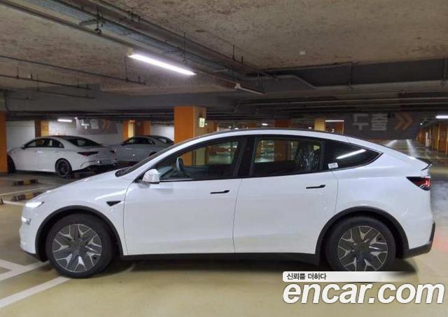 Tesla Model Y L Long Range AWD — пробег 1 км — фото 5 из 5