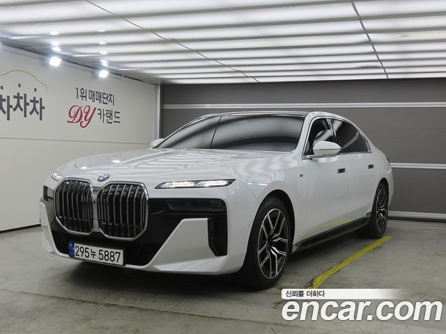 BMW 7-Series 740i sDrive M Sport — пробег 80 870 км — фото 1 из 5