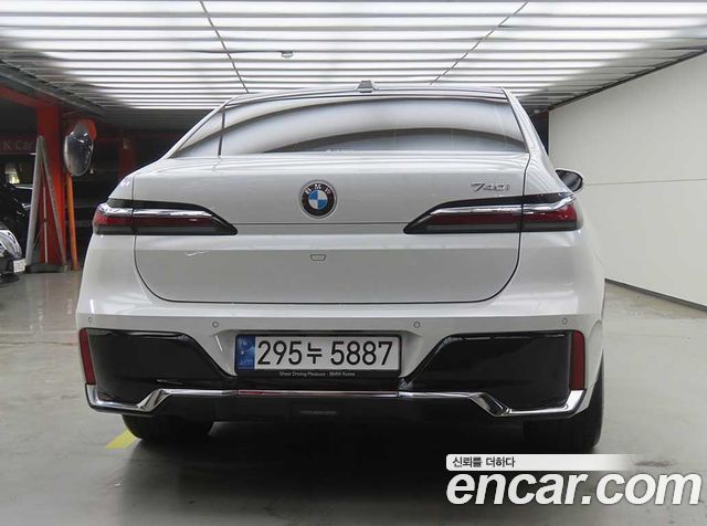 BMW 7-Series 740i sDrive M Sport — пробег 80 870 км — фото 3 из 5