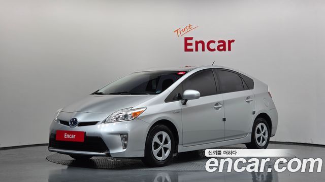 Toyota Prius 1.8 E — пробег 154 334 км — фото 1 из 5