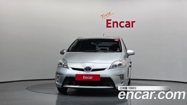 Toyota Prius 1.8 E — пробег 154 334 км — фото 3 из 5