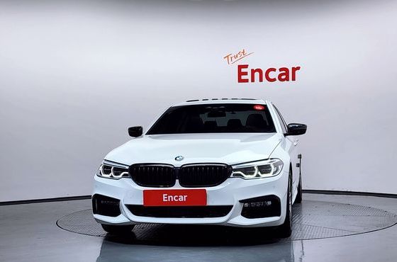BMW 5-Series 520d M Sport Package Plus — пробег 124 824 км — фото 3 из 5
