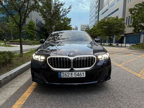 BMW 5-Series 530i xDrive M Sport — пробег 14 км — фото 2 из 5