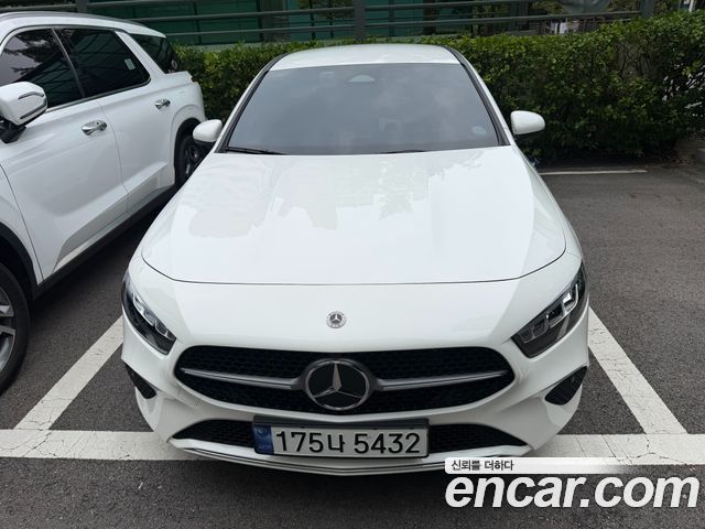 Mercedes-Benz A-Class A220 Sedan — пробег 17 000 км — фото 1 из 5